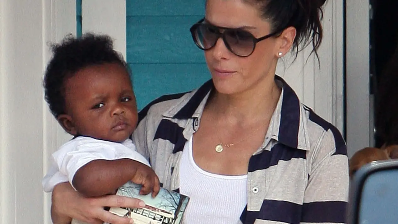 Sandra Bullock dan anaknya, Louis.
