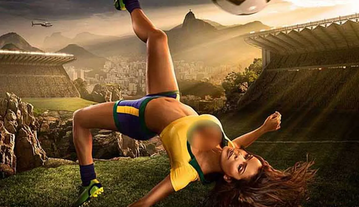 Model seksi mengenakan jersey hot dari kesebelasan Brasil (Foto:Tim Tadder)