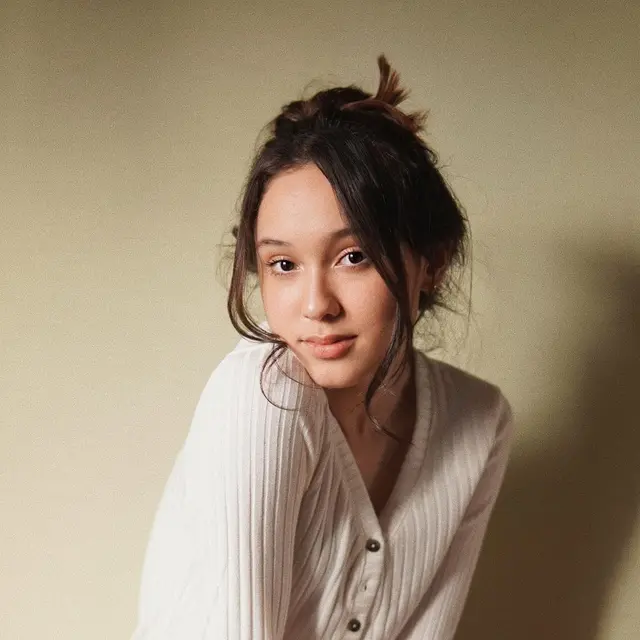 Belum Genap 20 Tahun, 6 Artis Indonesia Ini Totalitas Berperan Sebagai Istri