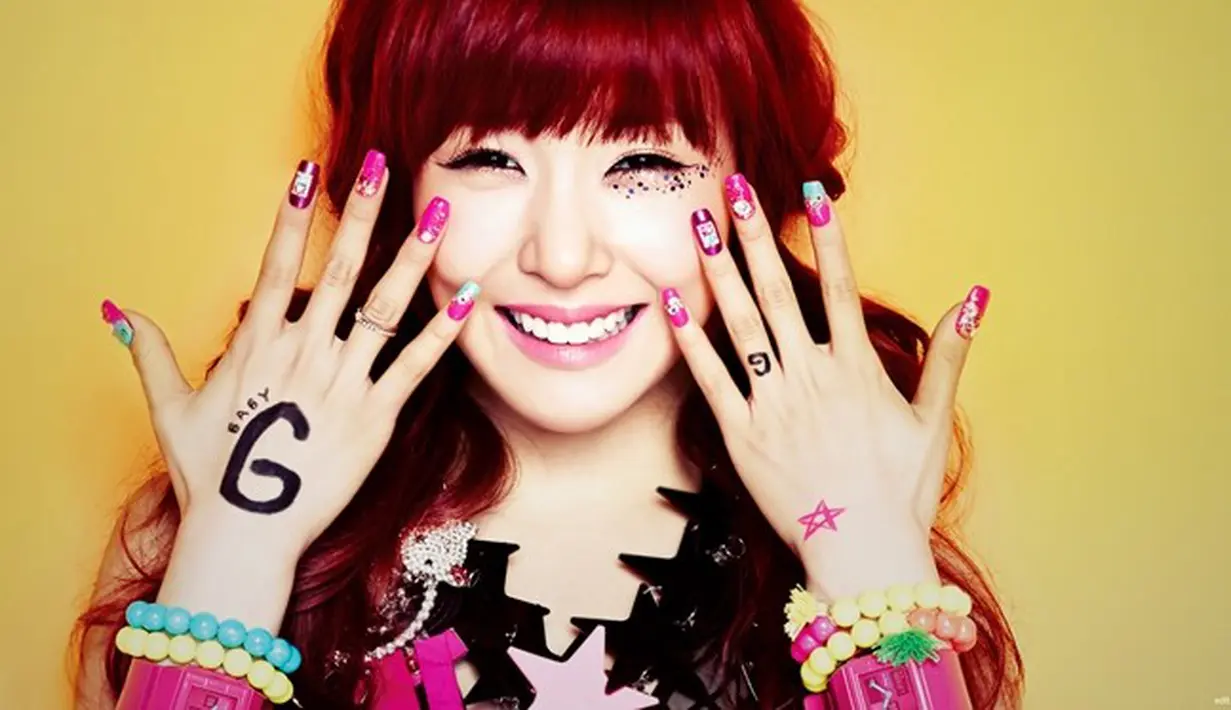 Tiffany SNSD terancam kehilangan banyak karier dan berbagai petisi dari netizen pun kerap berdatangan. Netizen pun geram akibat ulah yang tidak sopan dilakukan oleh Tiffany. (Koreaboo)