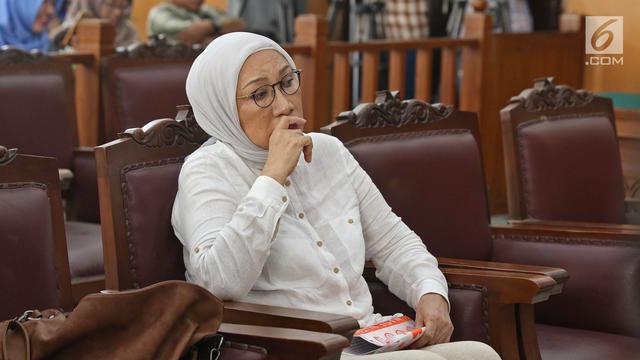 Tangis Ratna Sarumpaet Saat Bacakan Pledoi