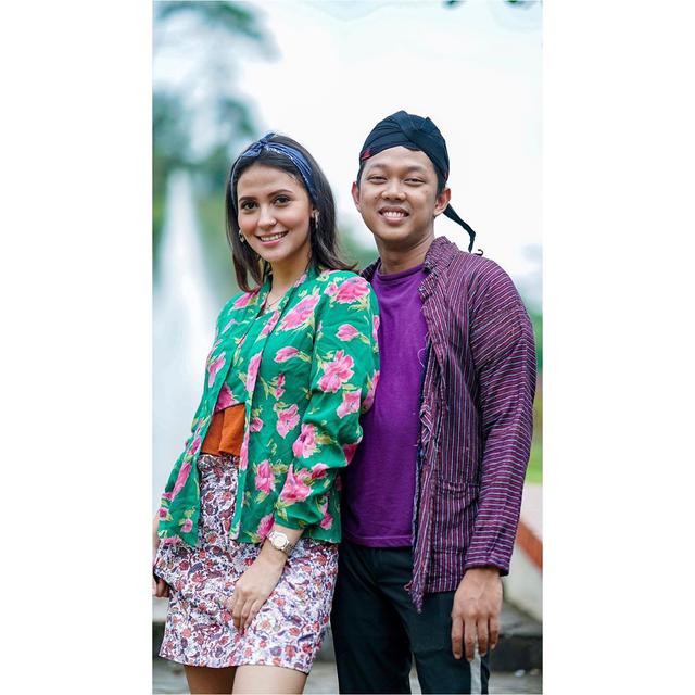 6 Potret Kebersamaan Bayu Skak dan Pacarnya Aliyah Faizah yang Bikin Iri