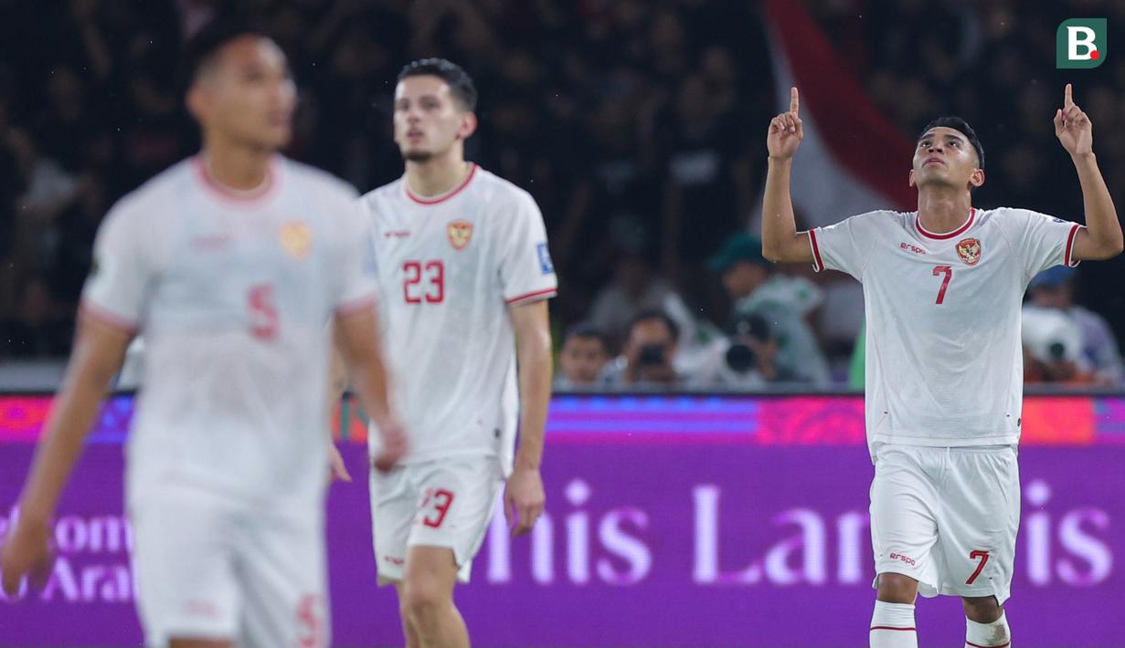 <p>Marselino Ferdinan sukses menjadi bintang kemenangan Timnas Indonesia atas Arab Saudi pada laga kualifikasi Piala Dunia 2026. Persembahan dua gol mantan pemain Persebaya itu tidak hanya membawa skuad Garuda meraih tiga poin tapi juga sekaligus membungkam para haters. (Bola.com/M Iqbal Ichsan)</p>