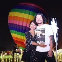 Perginya Made untuk selama-lamanya ini menyusul sang kekasih, Afiriana Dewi yang meninggal lebih dulu, yakni sesaat setelah keduanya mengalami kecelakaan pada Sabtu (24/3/2018). (Instagram/indramade_)