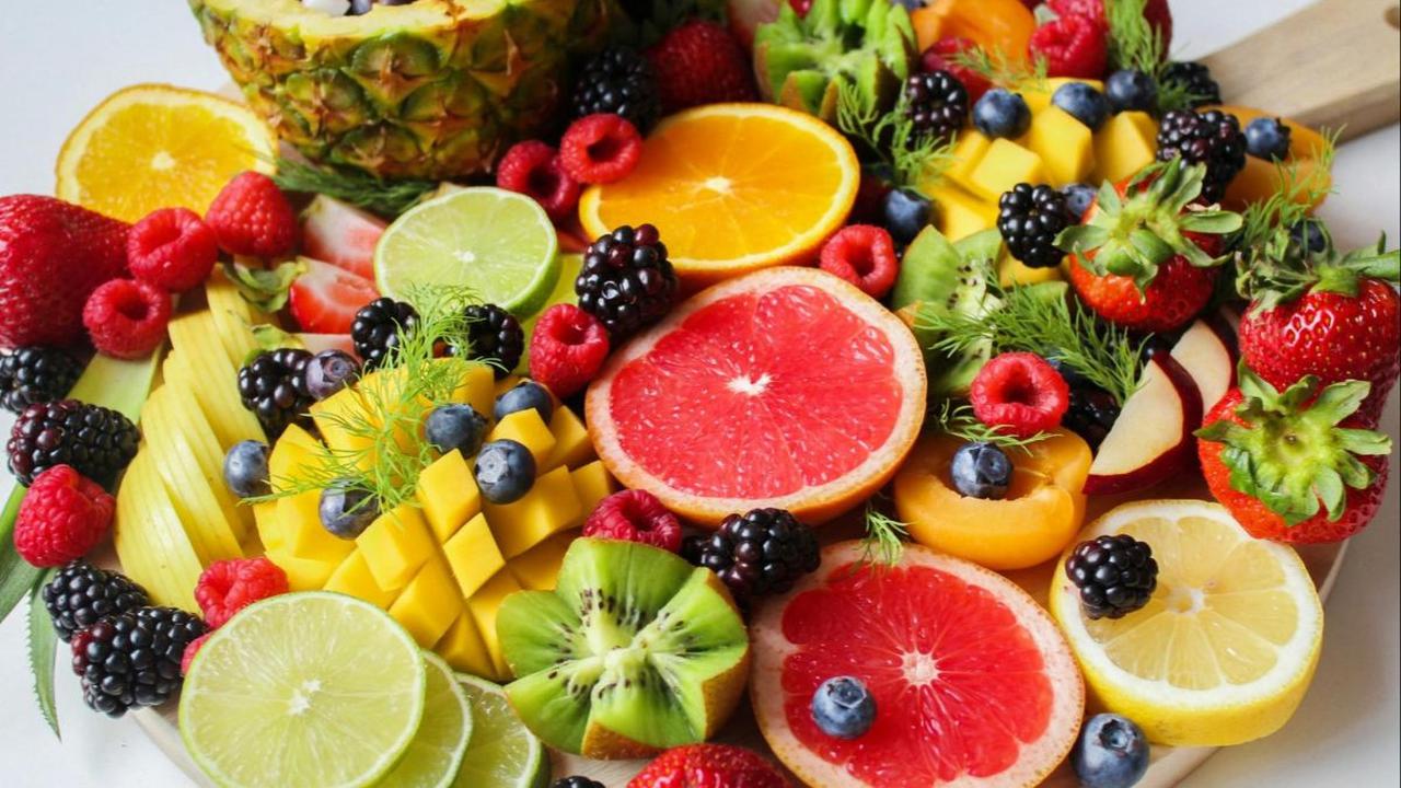 1. Buah-Buahan Segar<br>