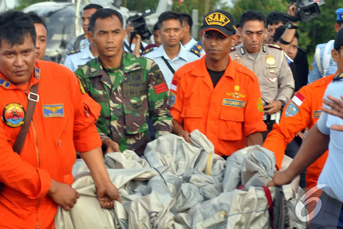 Tim SAR Temukan Barang Penumpang Pesawat AirAsia QZ8501