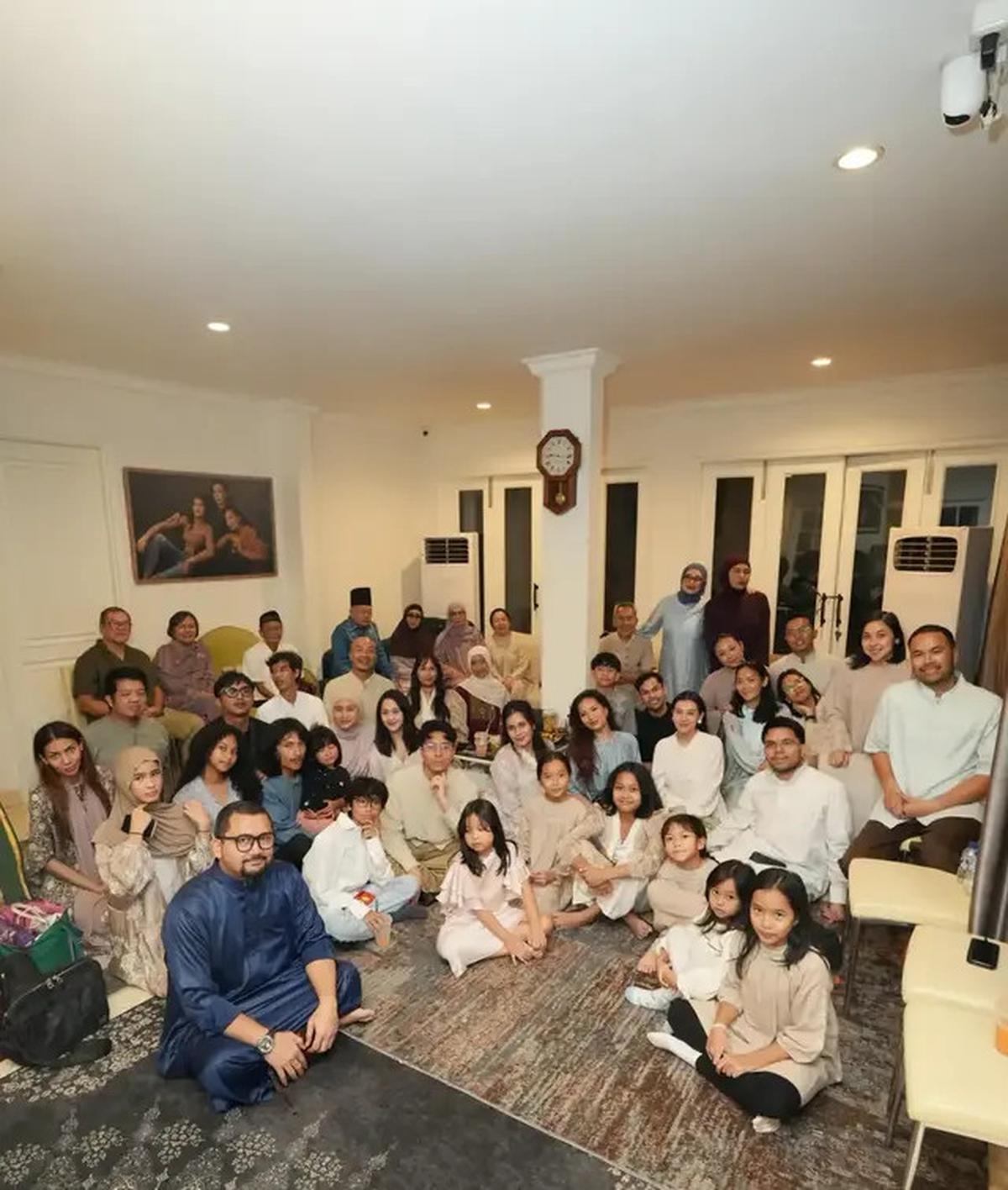 13 Potret Ruang Keluarga di Rumah Reza Artamevia, Jadi Tempat Kumpul saat Lebaran