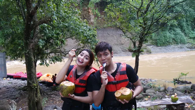 [Bintang] Hilda Vitria dan Kris Hatta