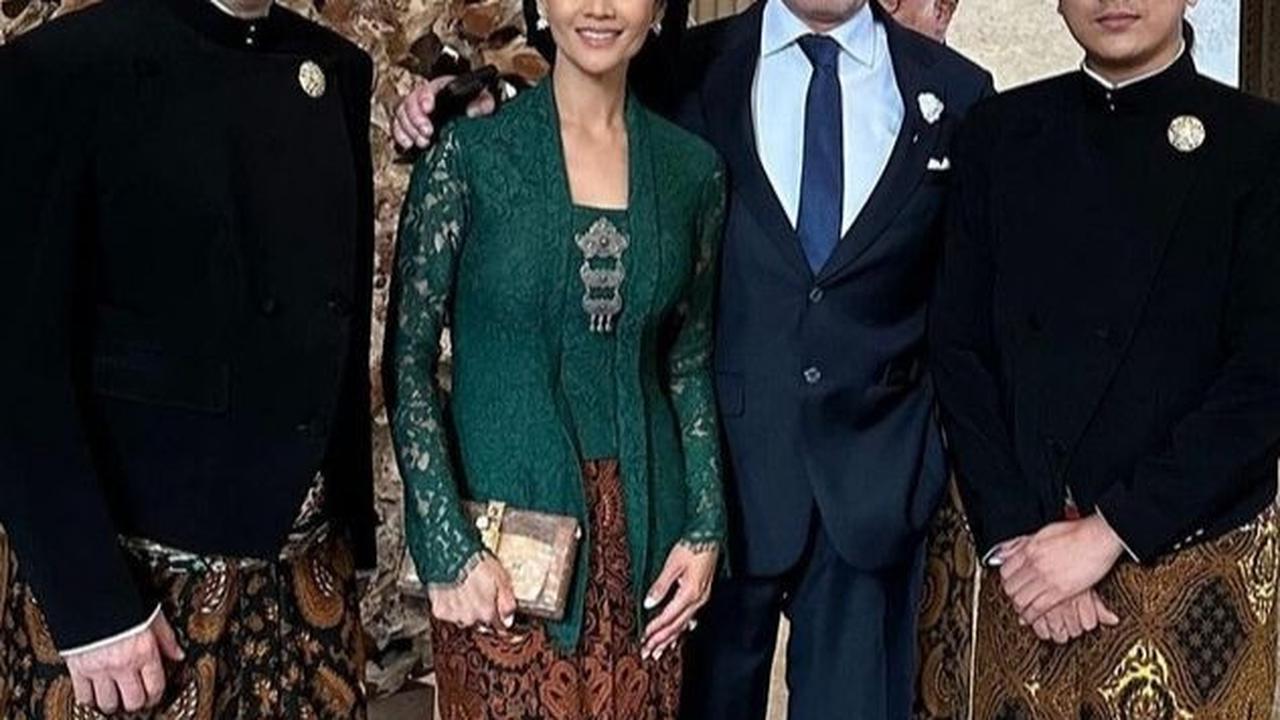 Acara ini tidak hanya dihadiri oleh orang-orang terkenal di Indonesia, namun juga banyak undangan dari negara lain yang turut hadir.