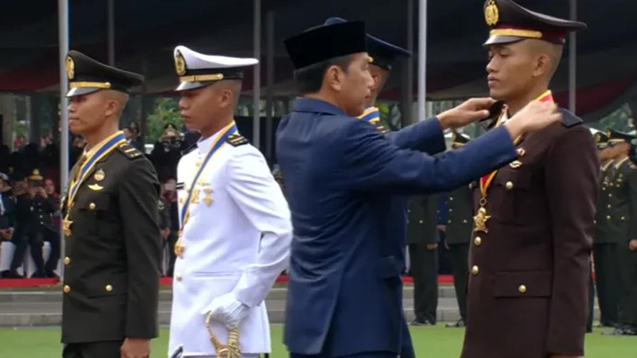 Perwira muda tersebut merupakan lulusan dari Akademi Militer, Akademi Angkatan Laut, Akademi Angkatan Udara, dan Akademi Kepolisian.