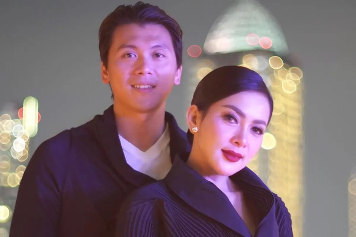 Syahrini dan Reino Barack