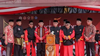 Gubernur Jateng: Pencak Silat Perkuat Persatuan Bangsa, Kapolri Dianugerahi Anggota Kehormatan Tapak Suci