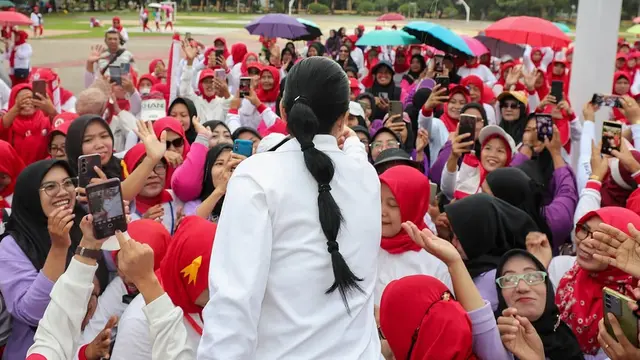 RambutInspirasi Rambut Ponytail Buble ala Annisa Pohan [@annisayudhoyono]