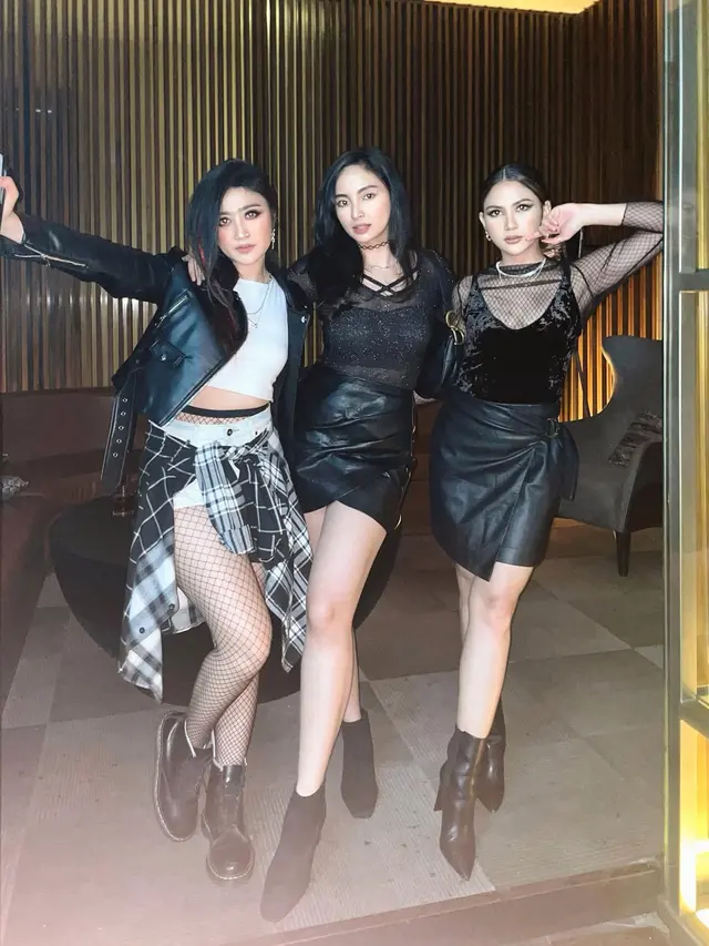 7 Potret Persahabatan Febby Rastanty dan Velerie Tifanka yang Selalu Kompak