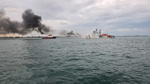 kapal misterius terbakar di perairan Bintan