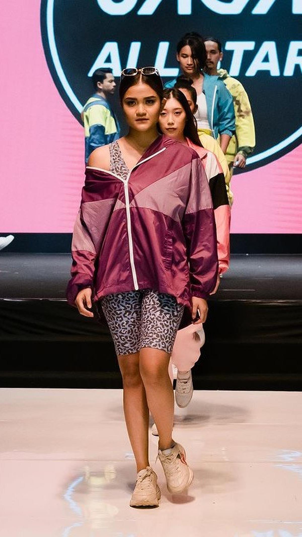 Jika dilihat dari akun Instagram, diketahui Natasya sempat terjun di dunia modeling. Ada beberapa unggahan yang menunjukkan dirinya sedang berada di sebuah runaway dengan menggunakan pakaian sporty.