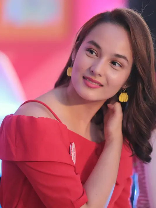 Alis yang cantik menawan semakin membuat Chelsea Islan digandrungi para kaum adam. (Adrian Putra/Bintang.com)
