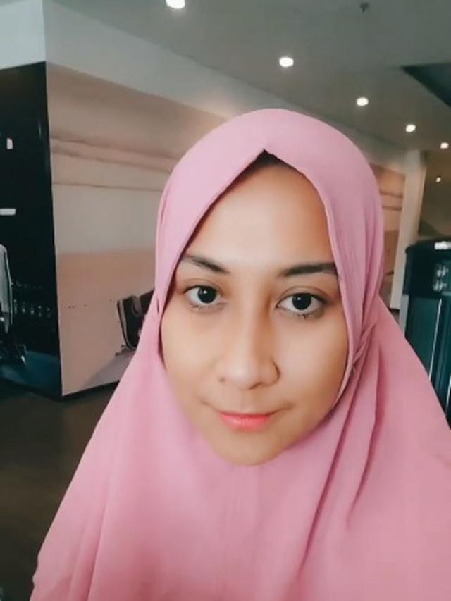 6 Potret Terbaru Nia AFI yang Kini Mantap Berhijab, Tuai Pujian