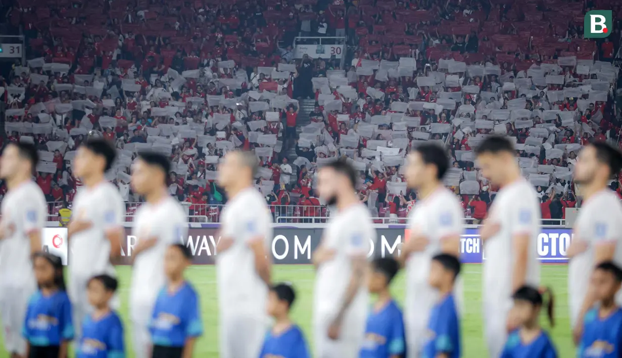 <p>Suporter&nbsp;Timnas Indonesia saat melawan Australia pada laga kedua Grup C Kualifikasi Piala Dunia 2026 Zona Asia di Stadion Utama Gelora Bung Karno (SUGBK), Jakarta Pusat, pada Selasa (10/9/2024). (Bola.com/Bagaskara Lazuardi)</p>