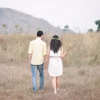 Ilustrasi/copyrightshutterstock/Under tree