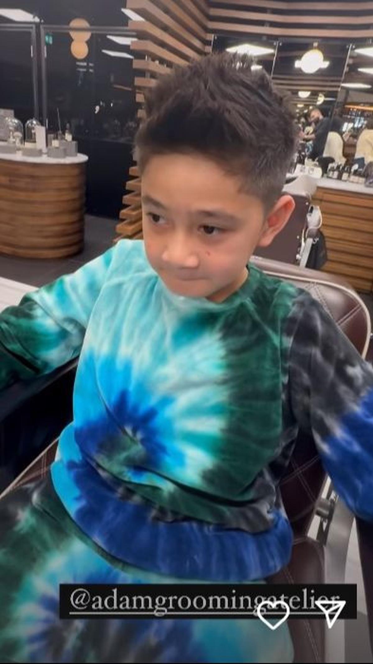 Dengan gaya rambut spike, Rafathar terlihat semakin tampan.