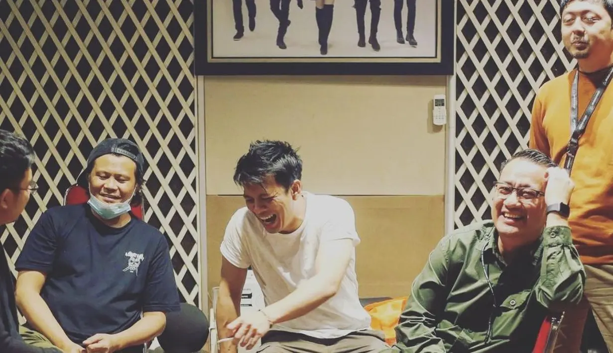 Pertemuan Reza eks NOAH dan Ariel NOAH yang sempat terpublikasi adalah pada Oktober 2021. Saat itu Reza dilibatkan dalam proyek Second Chance terbaru NOAH untuk sejumlah lagu. Pertemuan di antara mereka terjalin hangat dan sempat didokumentasikan di kanal YouTube NOAH. (Foto: Instagram/rezadanish)