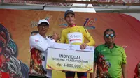 Pembalap Team Sapura Cycling, Jesse Ewart, berhasil mengunci status yellow jersey Tour de Singkarak 2018. (dok. Tour de Singkarak 2018)