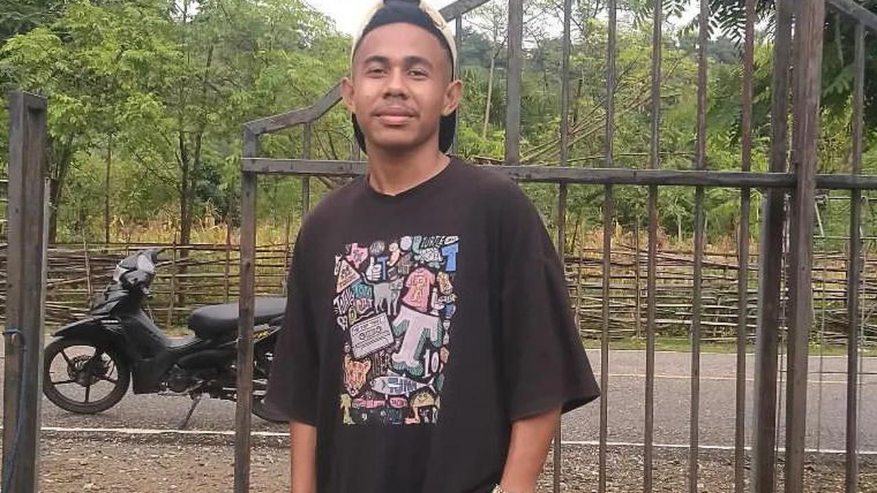 Untuk diketahui, Joni Ande Kala berasal dari Desa Silawan, Kecamatan Kakuluk Mesak, Kabupaten Belu, Nusa Tenggara Timur (NTT).<br>