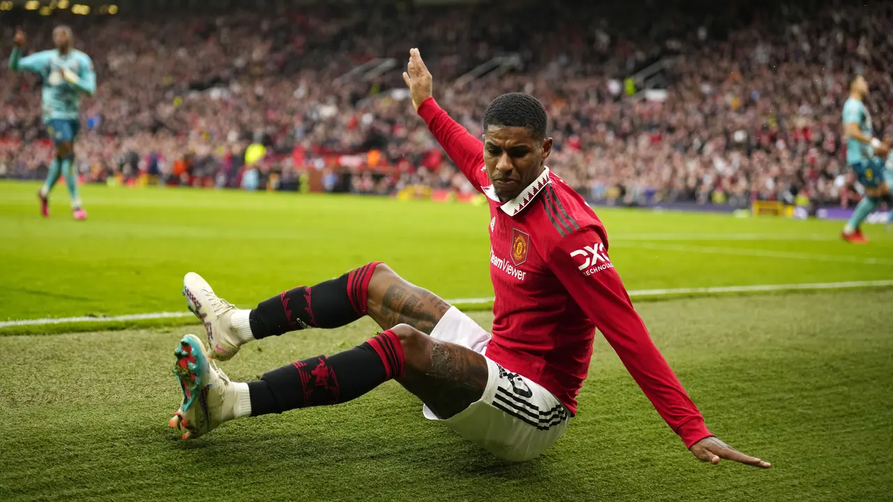 Penyerang Manchester United (MU), Marcus Rashford ketika melawan Southampton di Premier League 2022/2023.