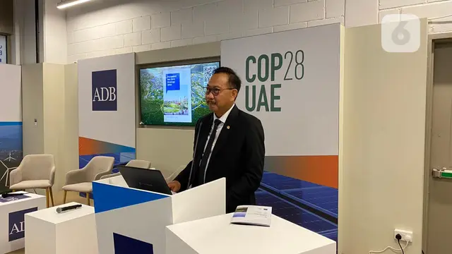 Kepala OIKN Bambang Susantono meluncurkan dokumen Strategi Net Zero Emission Nusantara/RLDC (Liputan6.com/Teddy Tri Setio Berty)