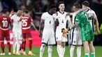 Reaksi para pemain Inggris usai pertandingan sepak bola Euro 2024 Grup C melawan Serbia di Arena AufSchalke di Gelsenkirchen pada 16 Juni 2024. (KENZO TRIBOUILLARD/AFP)