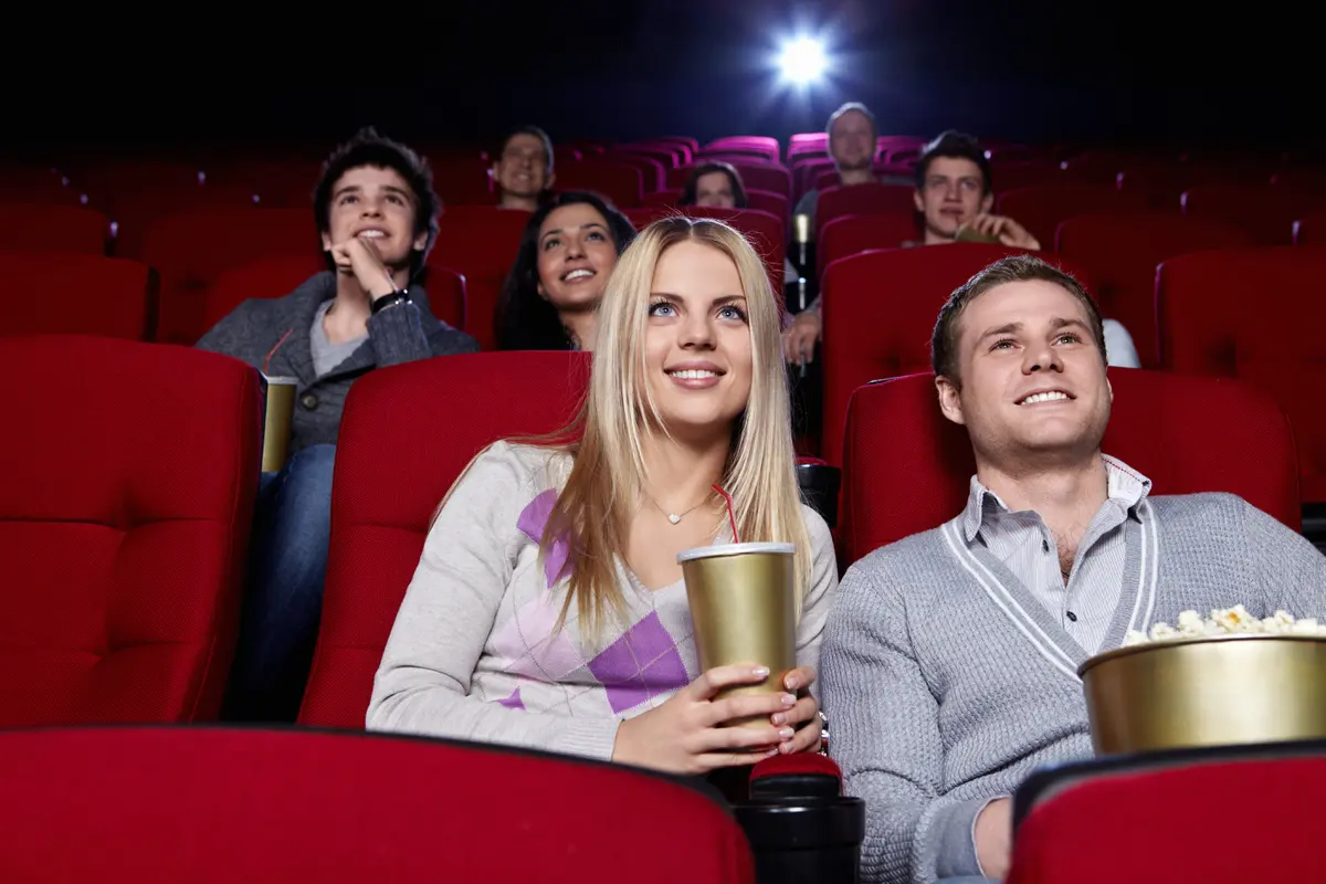 Cara Nonton Film di Bioskop Berdua, tapi Cuma Bayar Satu Orang