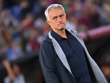 Sebagai pelatih besar, Jose Mourinho kerap menangani tim-tim elite di Eropa. Beberapa tim telah diberinya gelar selama periodenya melatih. Namun tak semuanya berakhir suka. The Special One juga sempat mengalami beberapa kekalahan besar dalam kariernya. Kapan saja? (AFP/Alberto Pizzoli)