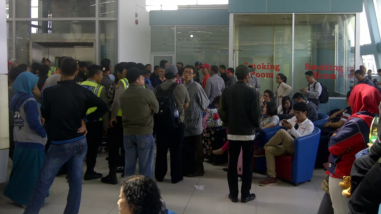 Penumpang Menumpuk, Petugas Lion Air Nihil di Bandara Soetta