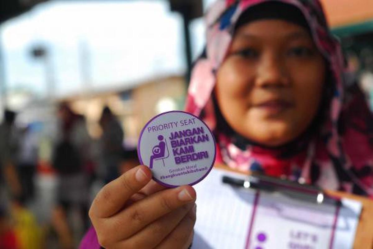 Stasiun Manggarai kedatangan 'Gerakan Tempat Duduk Ibu Hamil'