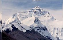 Biaya Perjalanan Tembus Puluhan Juta, Ini Fakta-Fakta Puncak Carstensz yang Belum Banyak Diketahui Orang