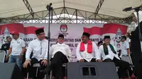 2 pasang cagub dan cawagub Pilkada Banten (Liputan6.com/ Yandhi Deslatama)