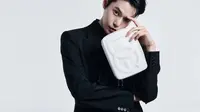Doyoung NCT jadi duta Korea-Jepang pertama untuk merek Dolce & Gabbana. (via Naver)