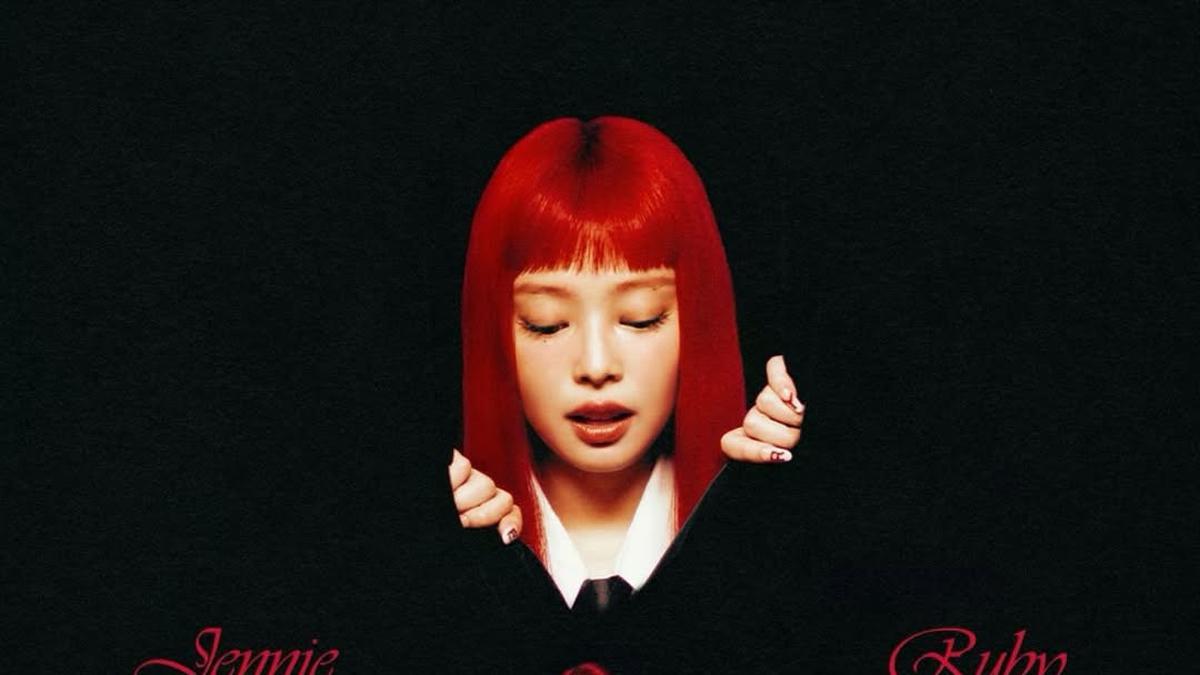 Tampilan Menyala Jennie BLACKPINK dengan Rambut Merah di Debut Album Solo