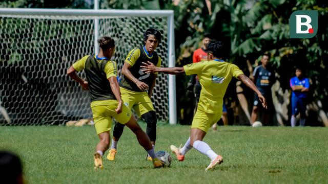 Sesi latihan Arema FC