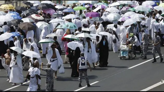 ebanyak 126 jemaah haji Indonesia wafat dalam tragedi di Mina, Arab Saudi pada 24 September 2015 lalu. Para korban pun dimakamkan di Tanah Suci.  Namun keluarga korban tragedi Mina yang berada di Tanah Suci dapat berziarah ke makam para jemaah haji yang w