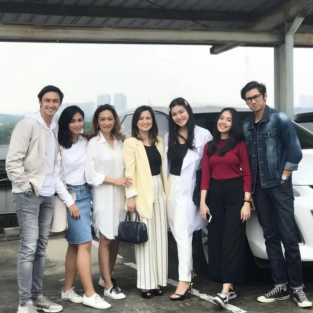 Rayakan Ultah Calon Mertua, Ini 6 Kedekatan Felicya Angelista dan Keluarga Caesar Hito