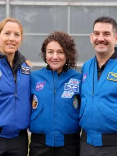 Kenali Jessica Meir dan Sophie Adenot, dua astronaut perempuan hebat yang siap mengukir sejarah dalam misi penting ke ISS.