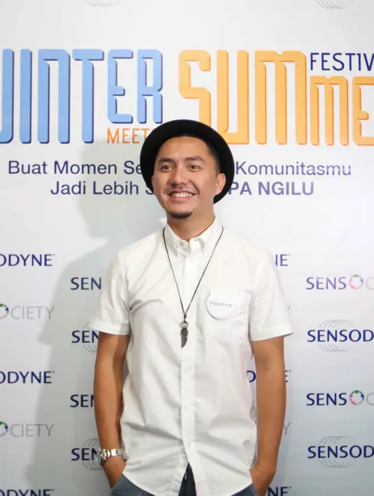 Hingga saat ini Omesh masih setia berkendara dengan sepeda motornya. Bahkan, dirinya masih mengandalkan sepeda motornya dalam kebutuhan sehari-hari. (Nurwahyunan/Bintang.com)