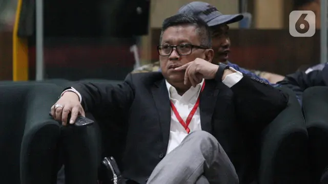 Ekspresi Hasto Kristiyanto Jelang Diperiksa KPK
