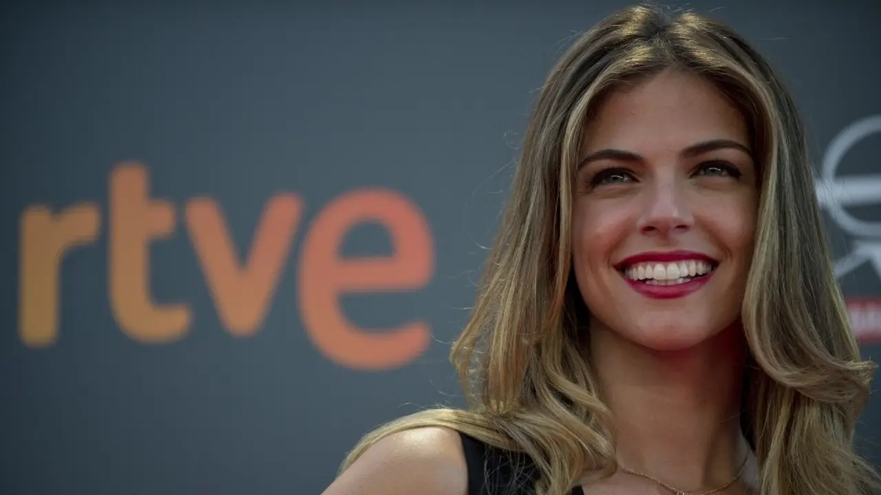 Aktris ternama Peru, Stephanie Cayo.