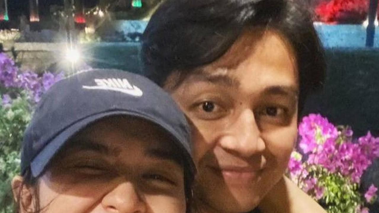 Mikha tampil tanpa make up