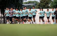 Potret Para Pemain Timnas Sebelum Bertanding Lawan Filipina, Sepatu Pratama Arhan Bikin Salfok