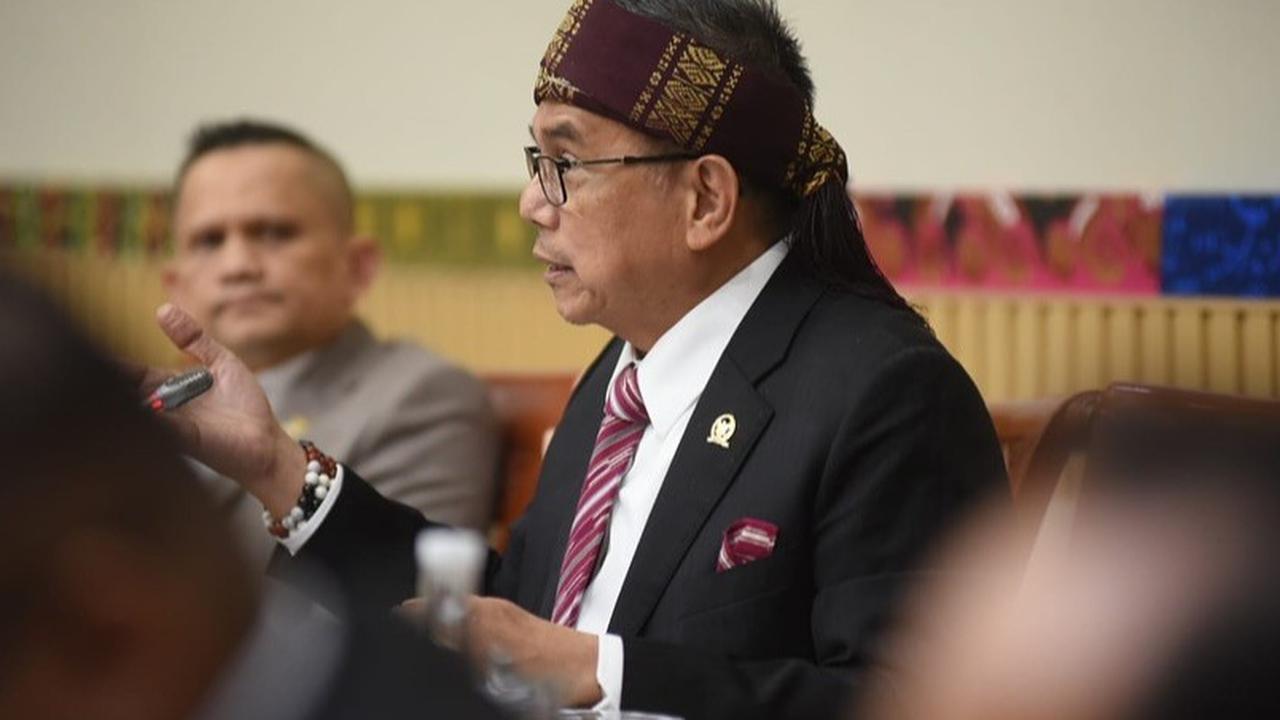 VIDEO: DPR Kejutkan Kapolri, Sebut Anggota Polisi Kini Tak Bangga Jadi Reserse
