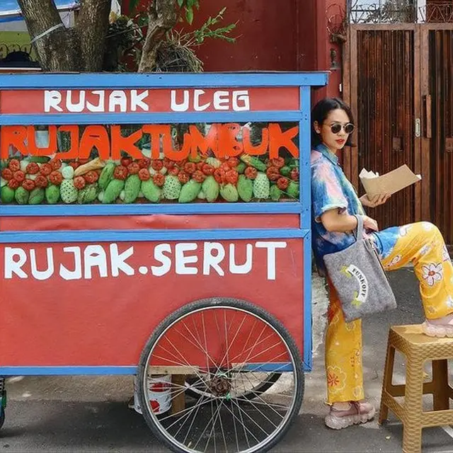 7 Potret Andien Pose di Tempat Anti Mainstream Ini Hasilnya Estetik